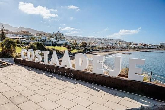 Letrero Costa Adeje